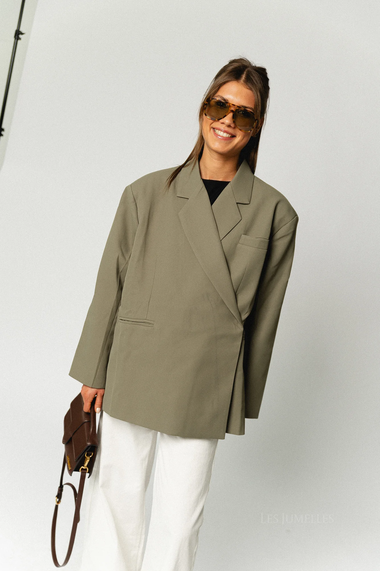 Chloe oversized blazer olive - Image 10
