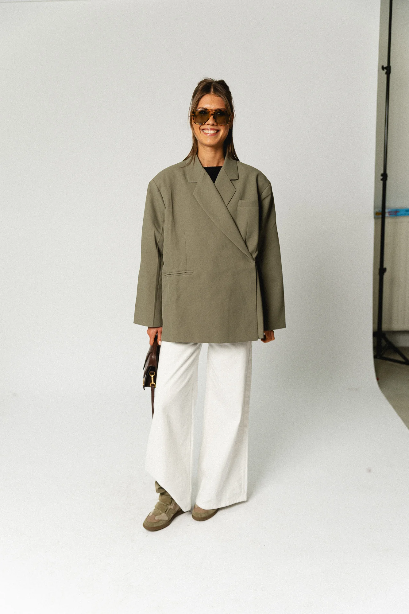 Chloe oversized blazer olive - Image 7