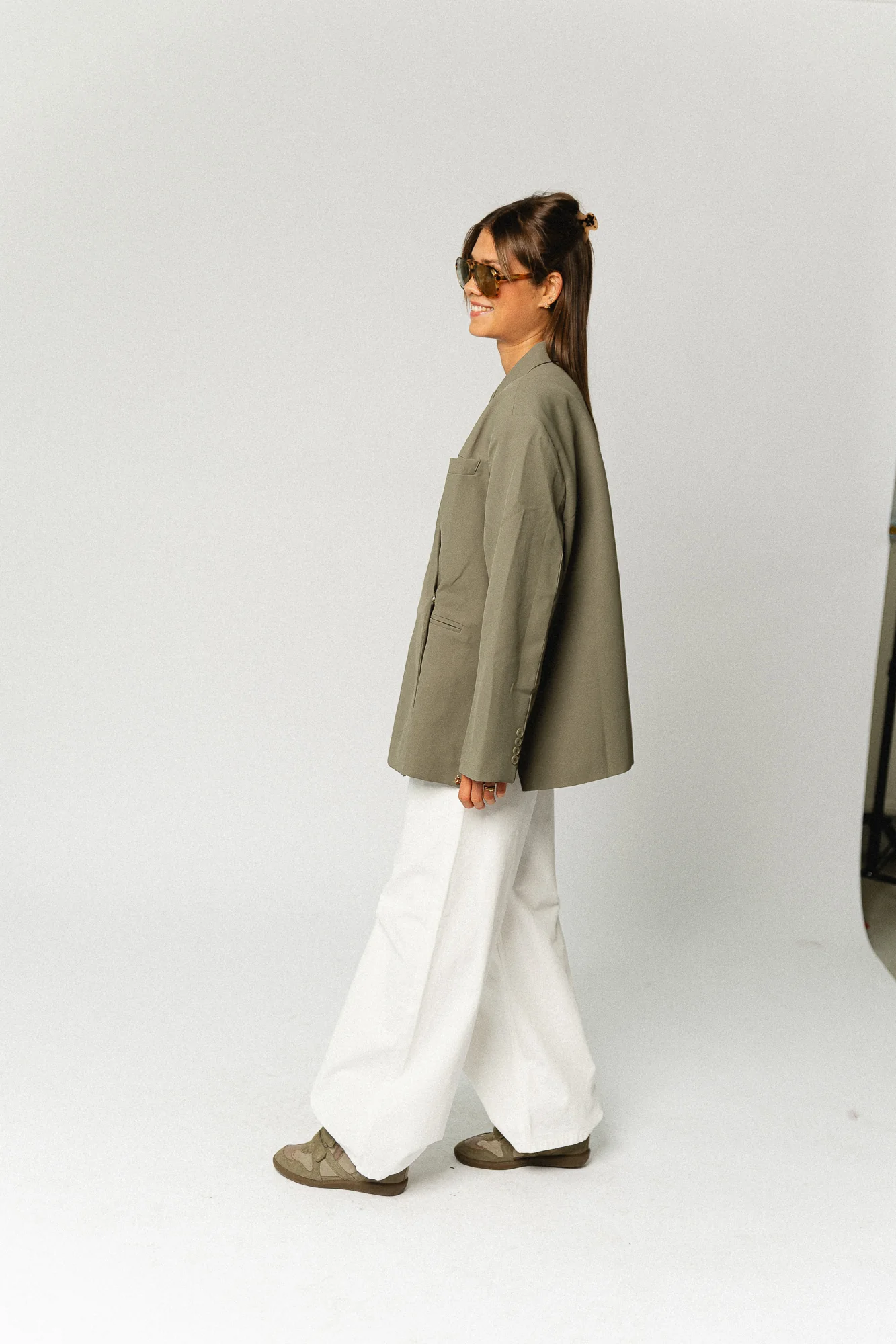 Chloe oversized blazer olive - Image 9
