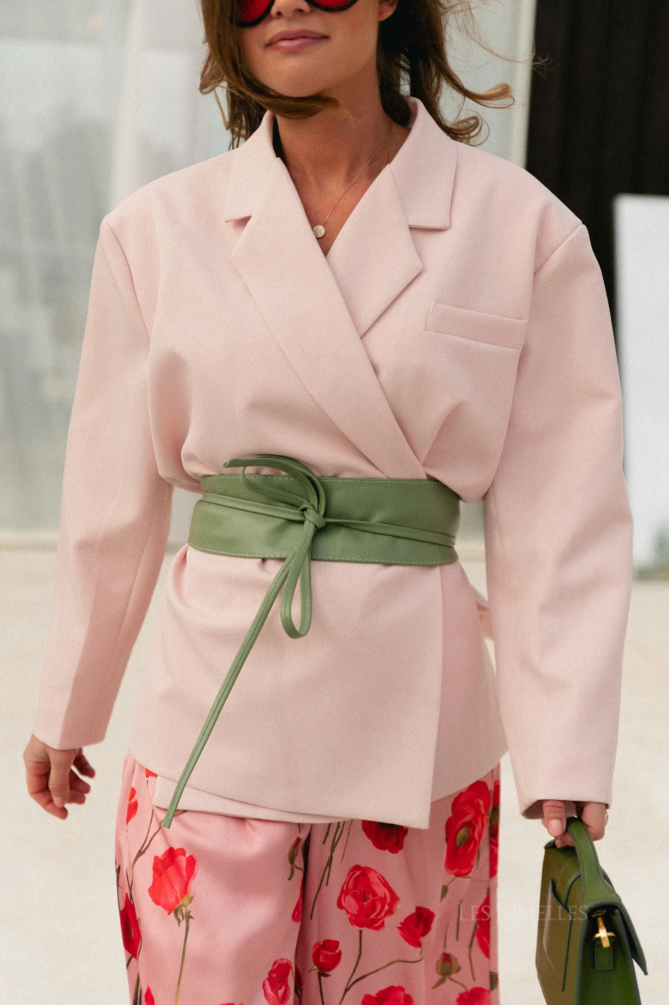 Chloe oversized blazer pearl blush - Image 3