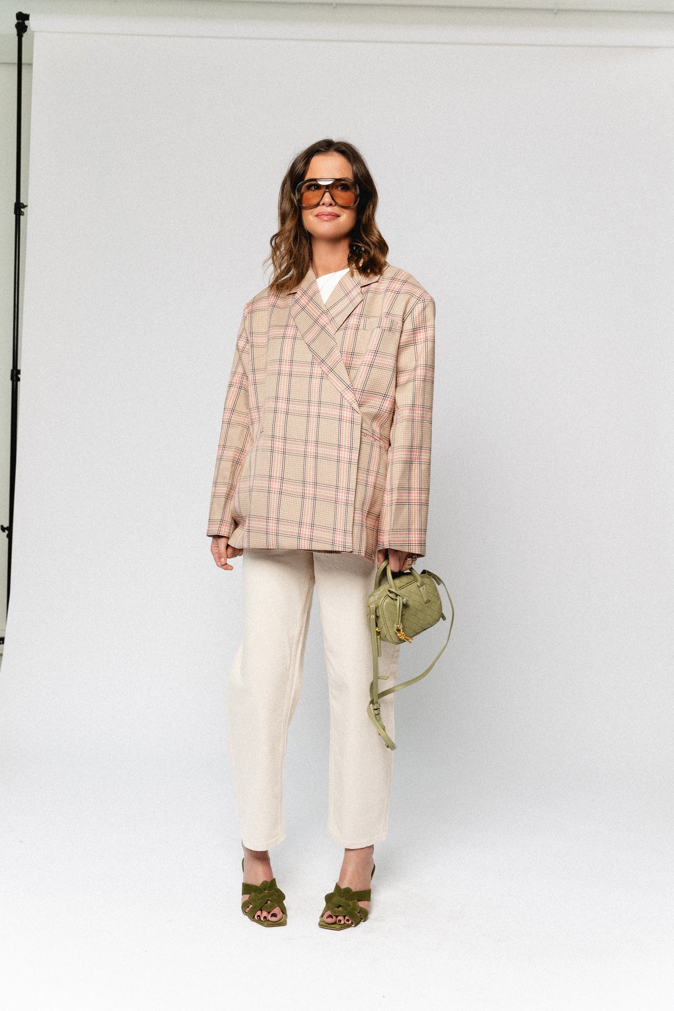 Chloe oversized signature check blazer pink/beige - Image 2