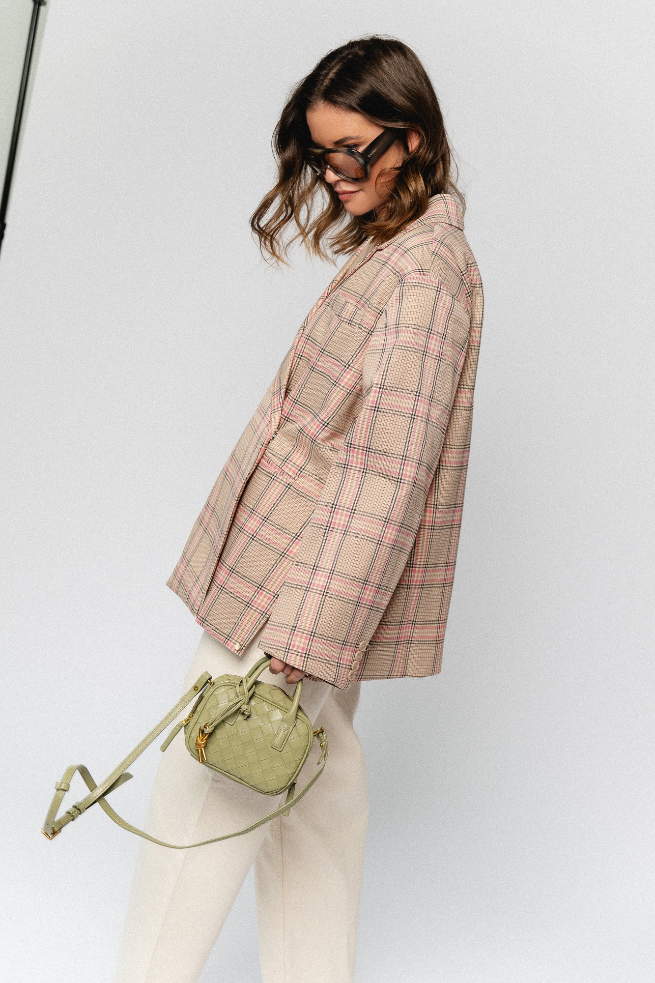 Chloe oversized signature check blazer pink/beige - Image 3