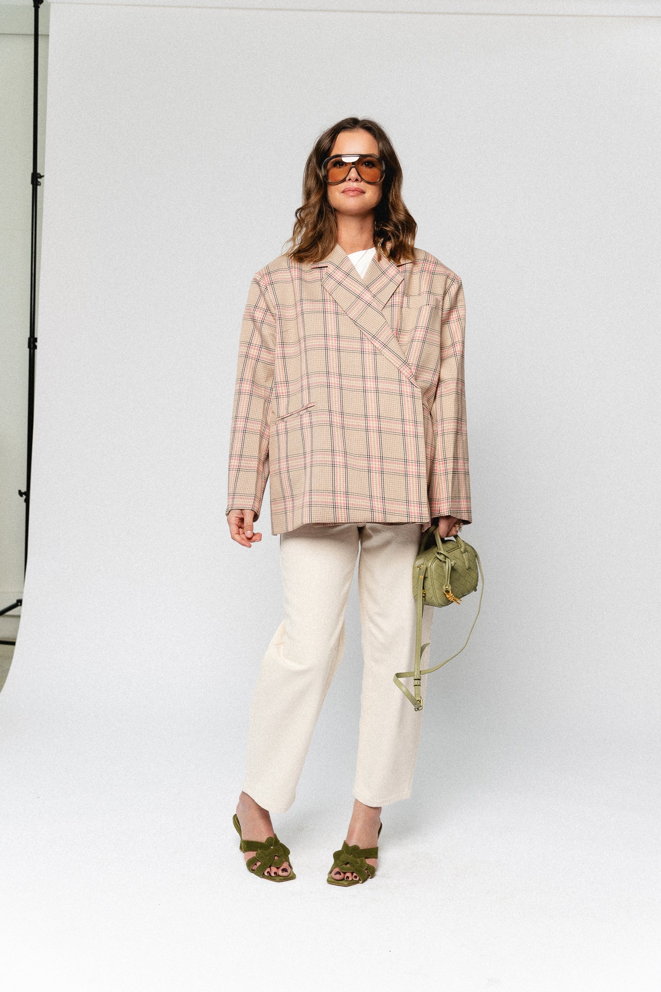 Chloe oversized signature check blazer pink/beige - Image 5