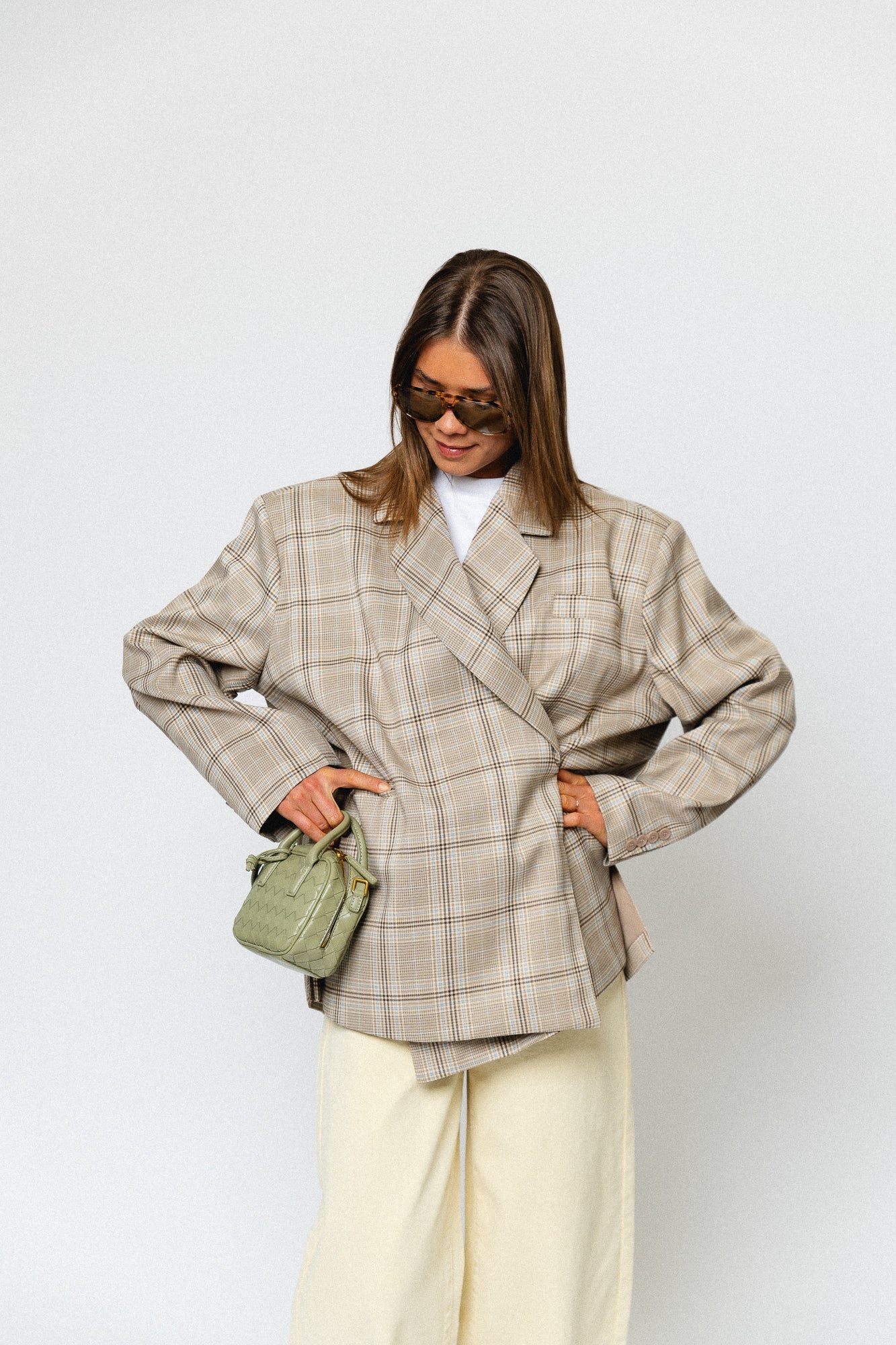 Chloe oversized signature check blazer taupe/brown - Image 10