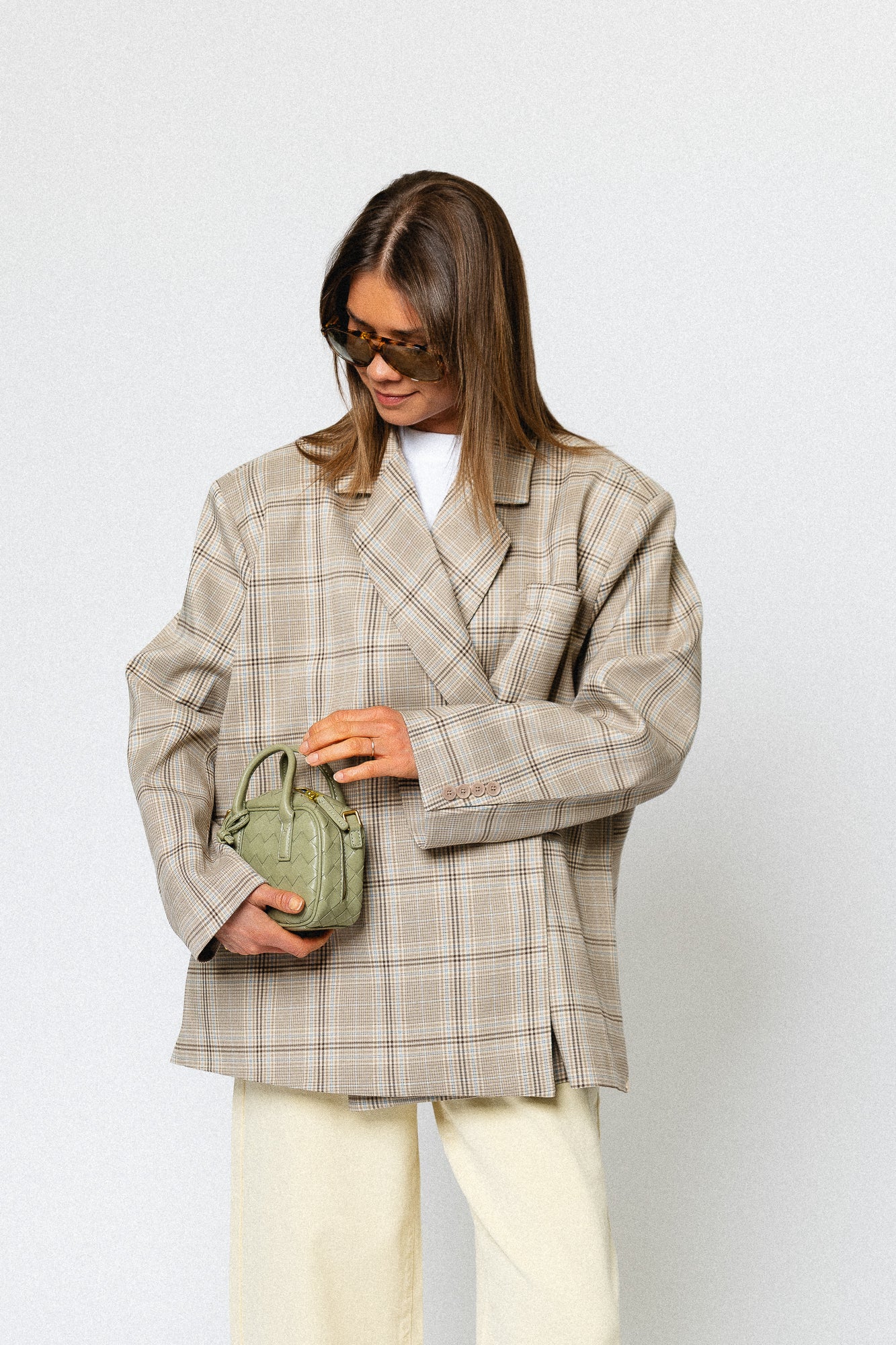 Chloe oversized signature check blazer taupe/brown - Image 2
