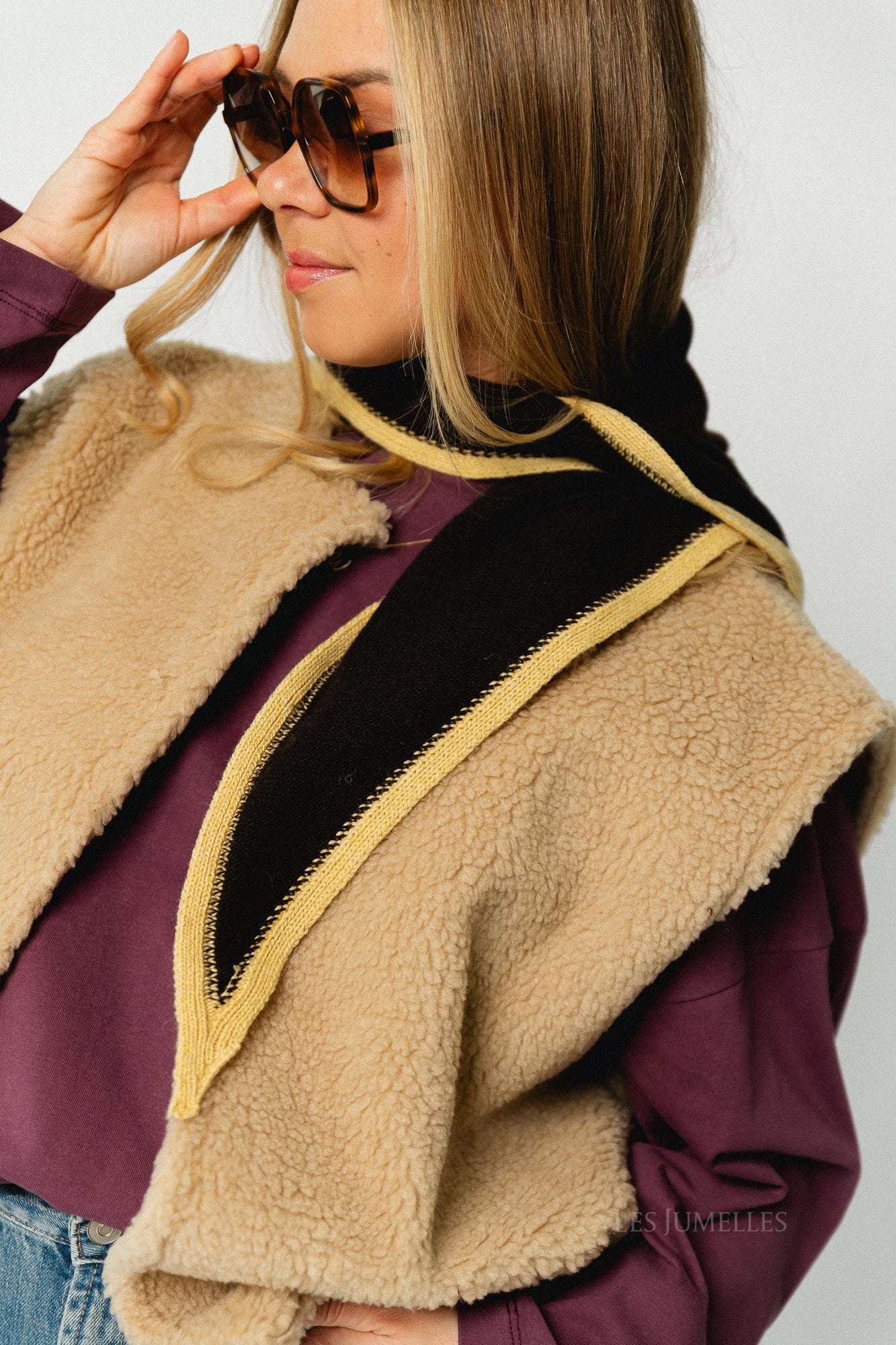 Emma Rose triangle scarf - dark brown/dusty yellow - Image 2