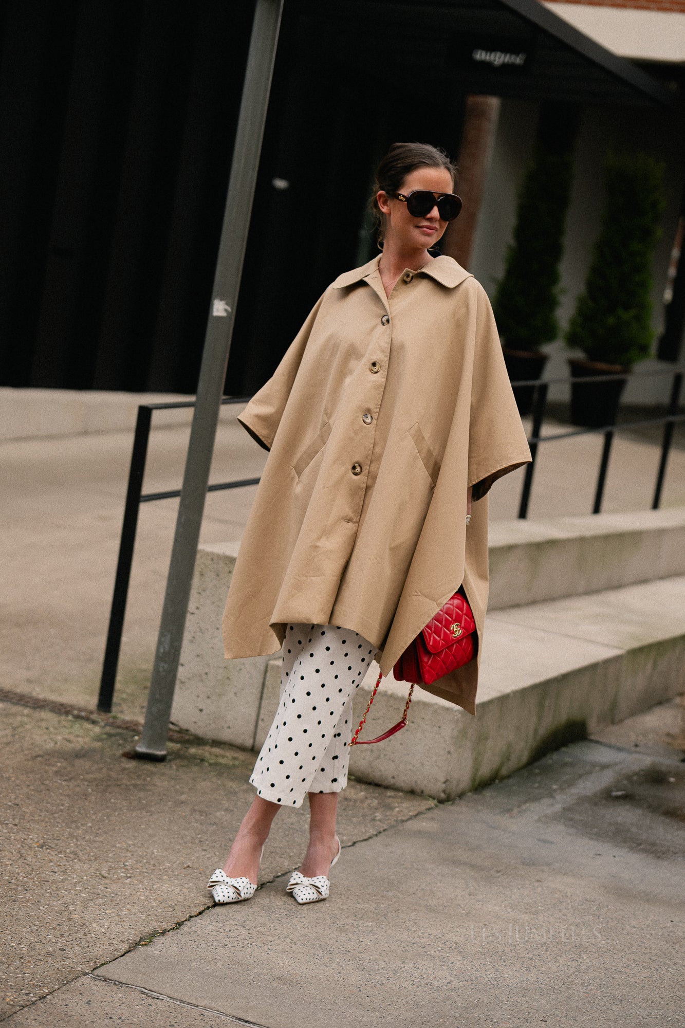 Harriet cape beige - Image 3