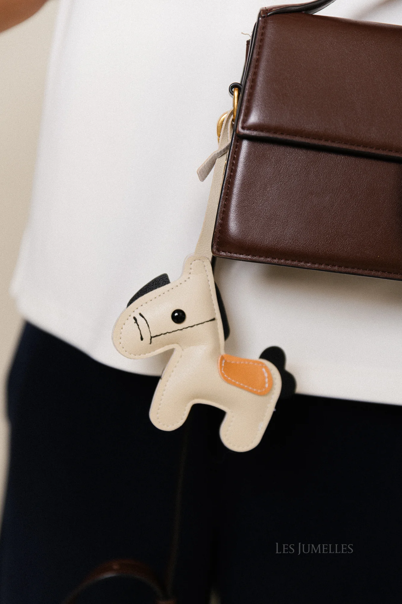 Horse keychain ecru/black - Image 2