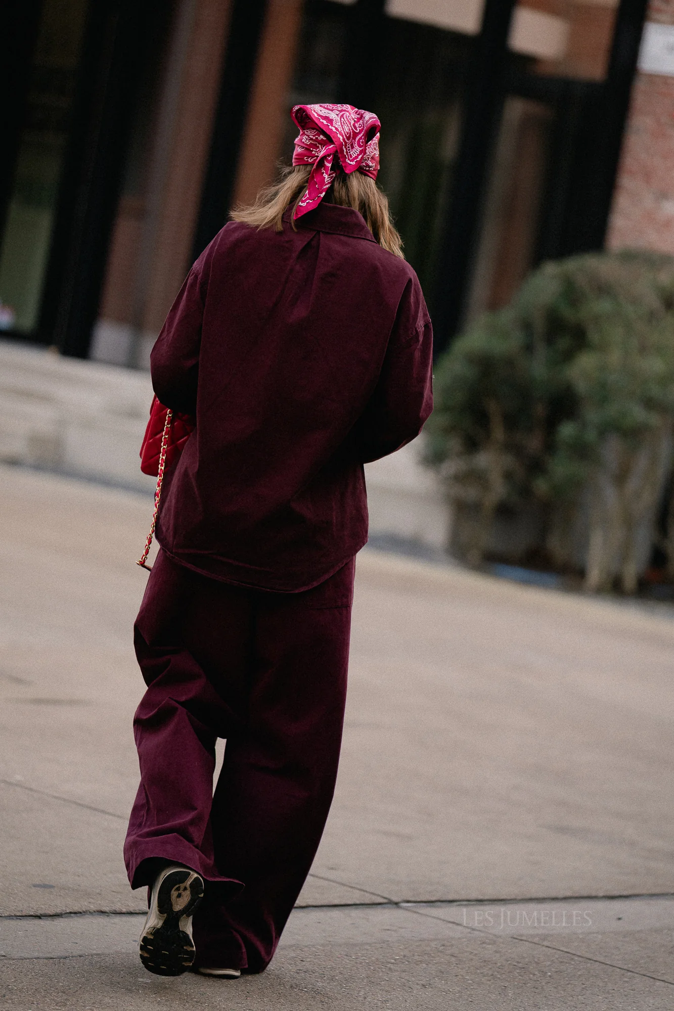 Jackie oversized denim shirt burgundy - Image 5