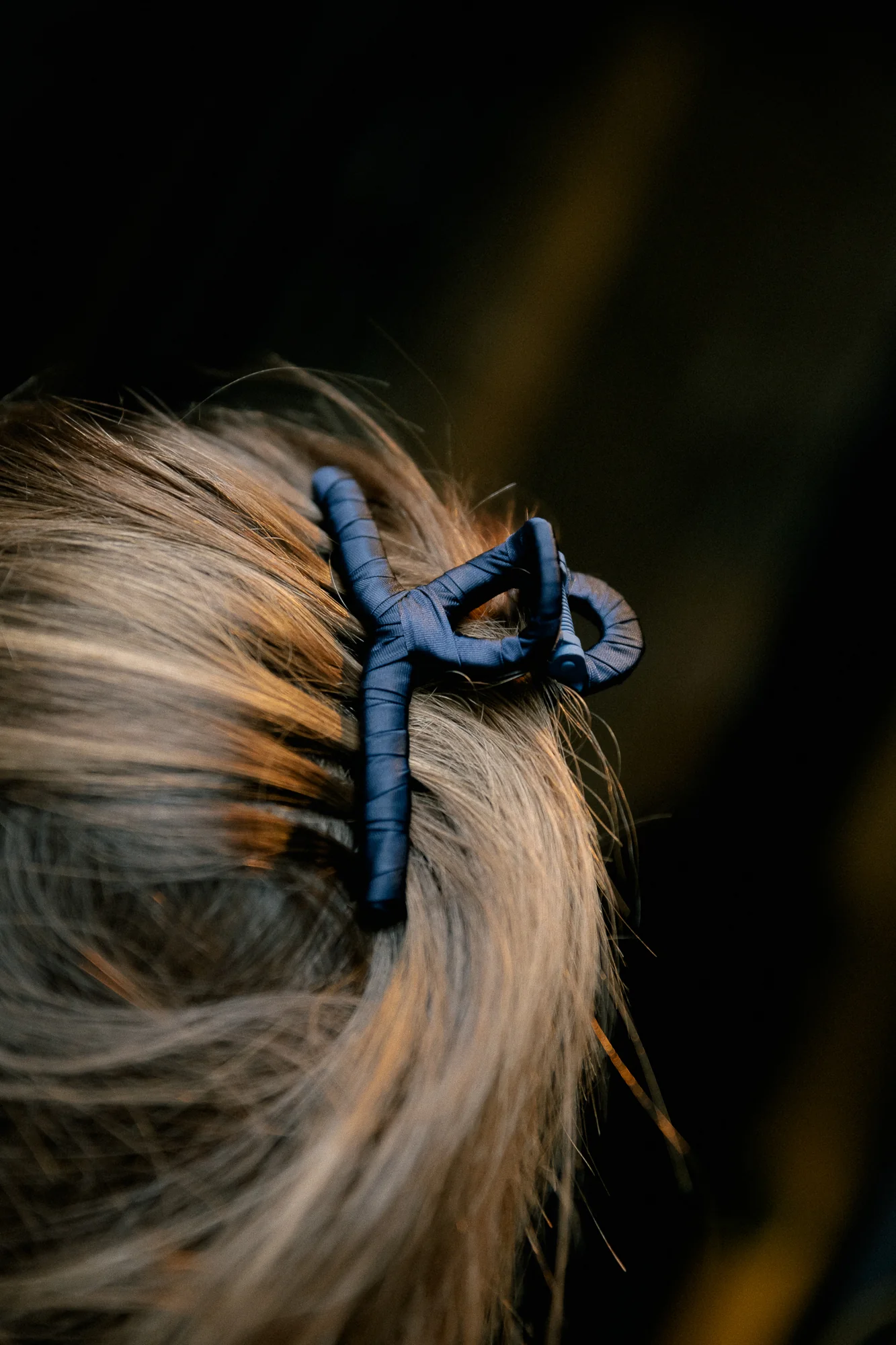 Luster Celabrina hair claw blue nights - Image 3