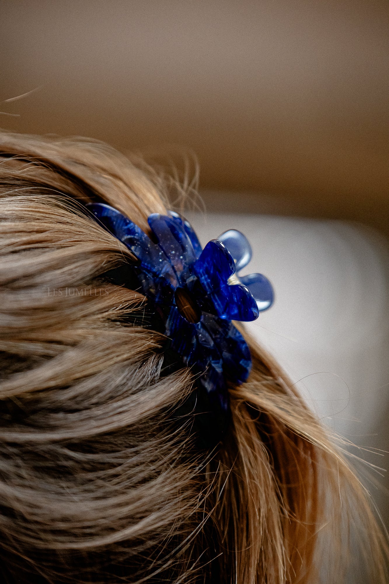 Marbie magnolia hair claw navy blazer - Image 3