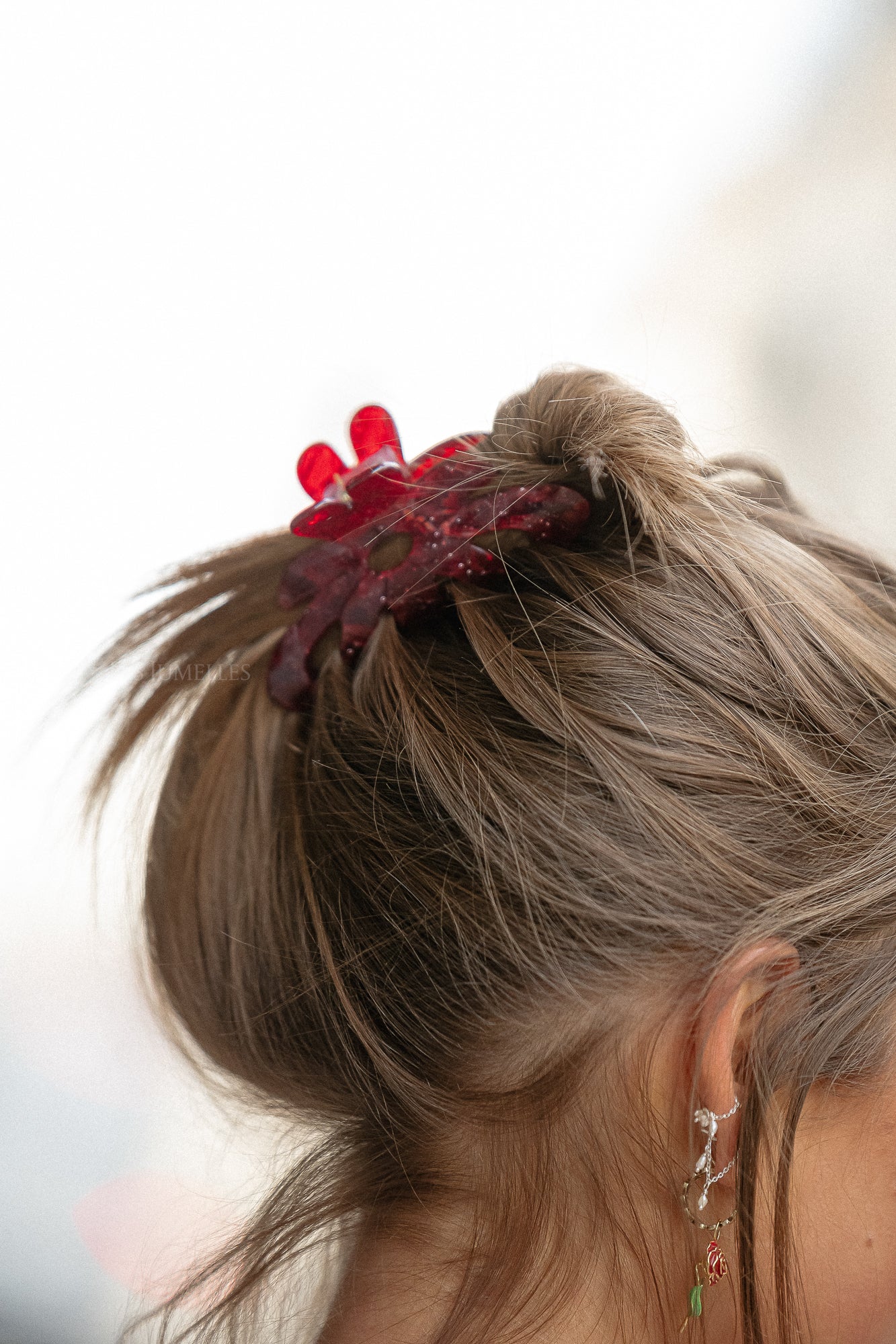 Marbie magnolia hair claw tibetan red - Image 2