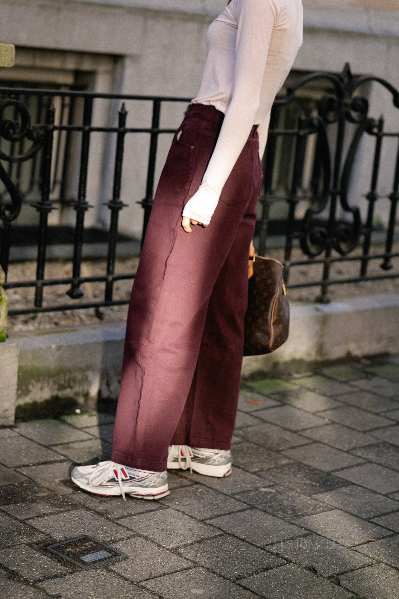 Olivia barrel jeans burgundy - Image 9