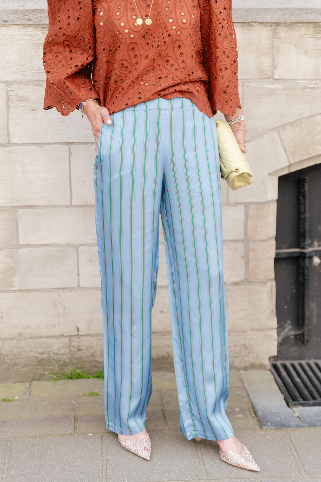 Straight leg pant with elastic waist blue stripes - Image 2