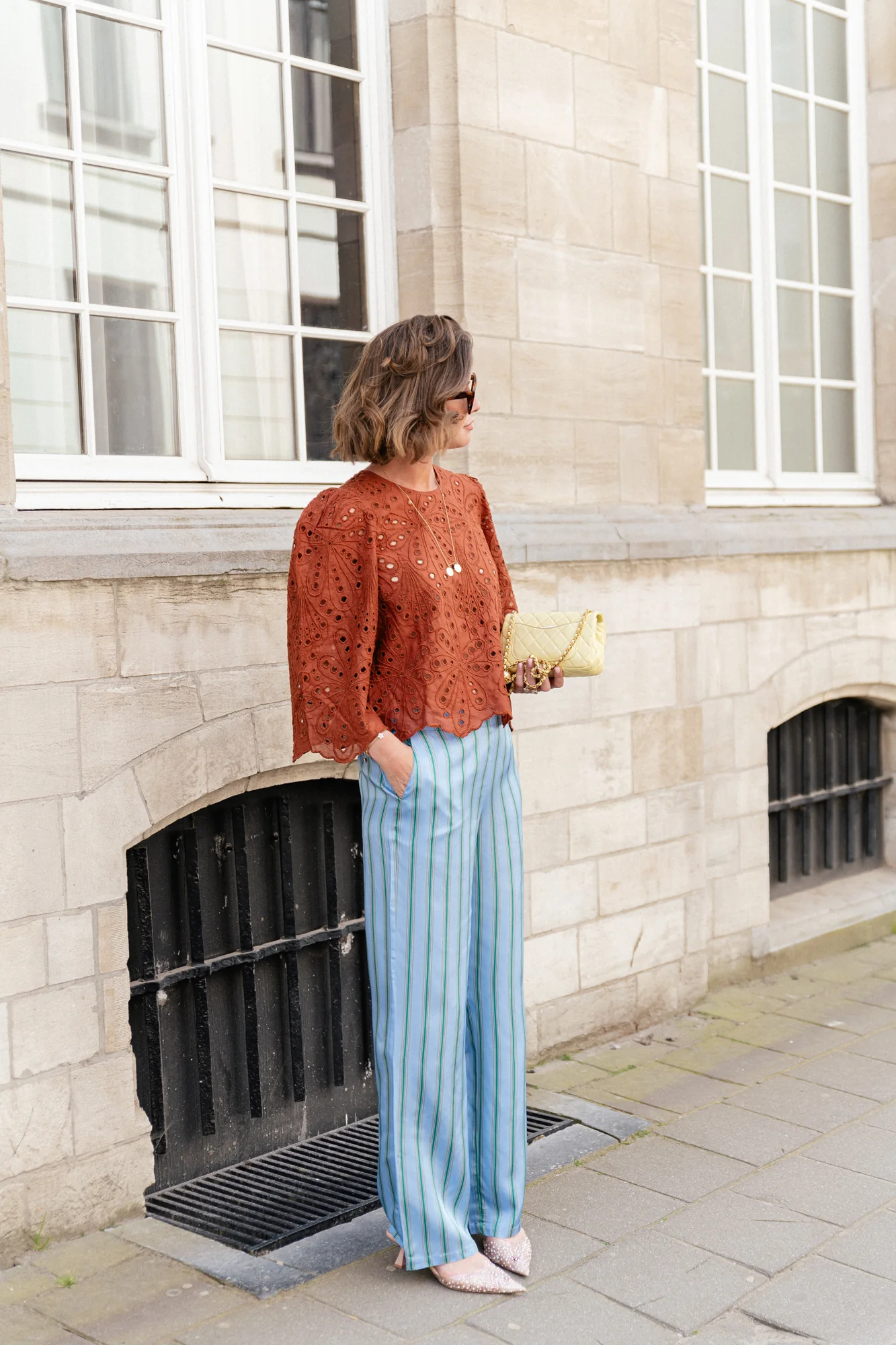 Straight leg pant with elastic waist blue stripes - Image 7