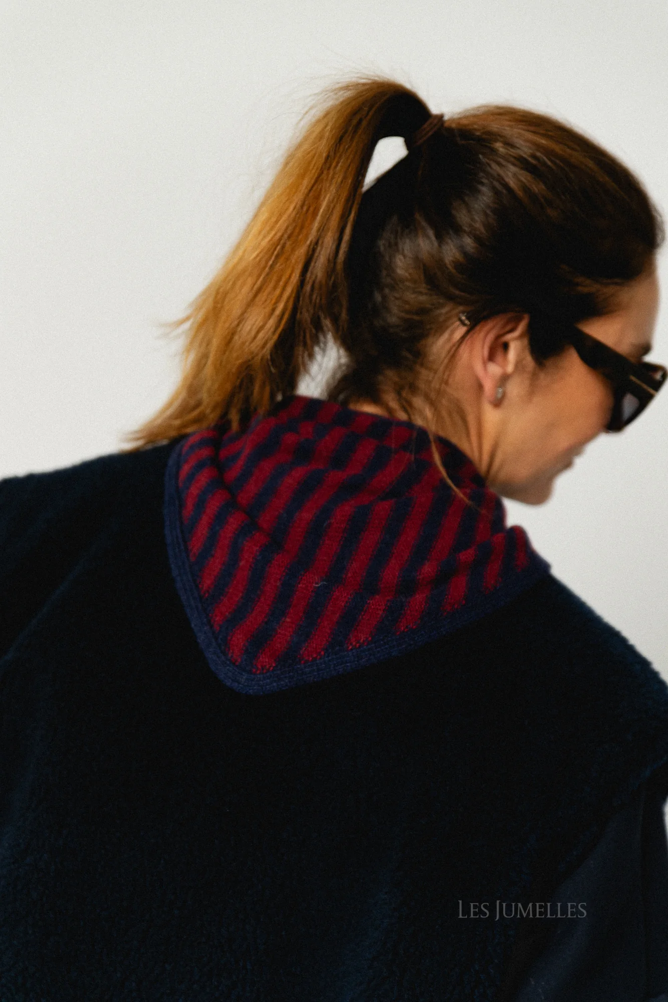 Susie striped triangle scarf - navy blue/burgundy - Image 2