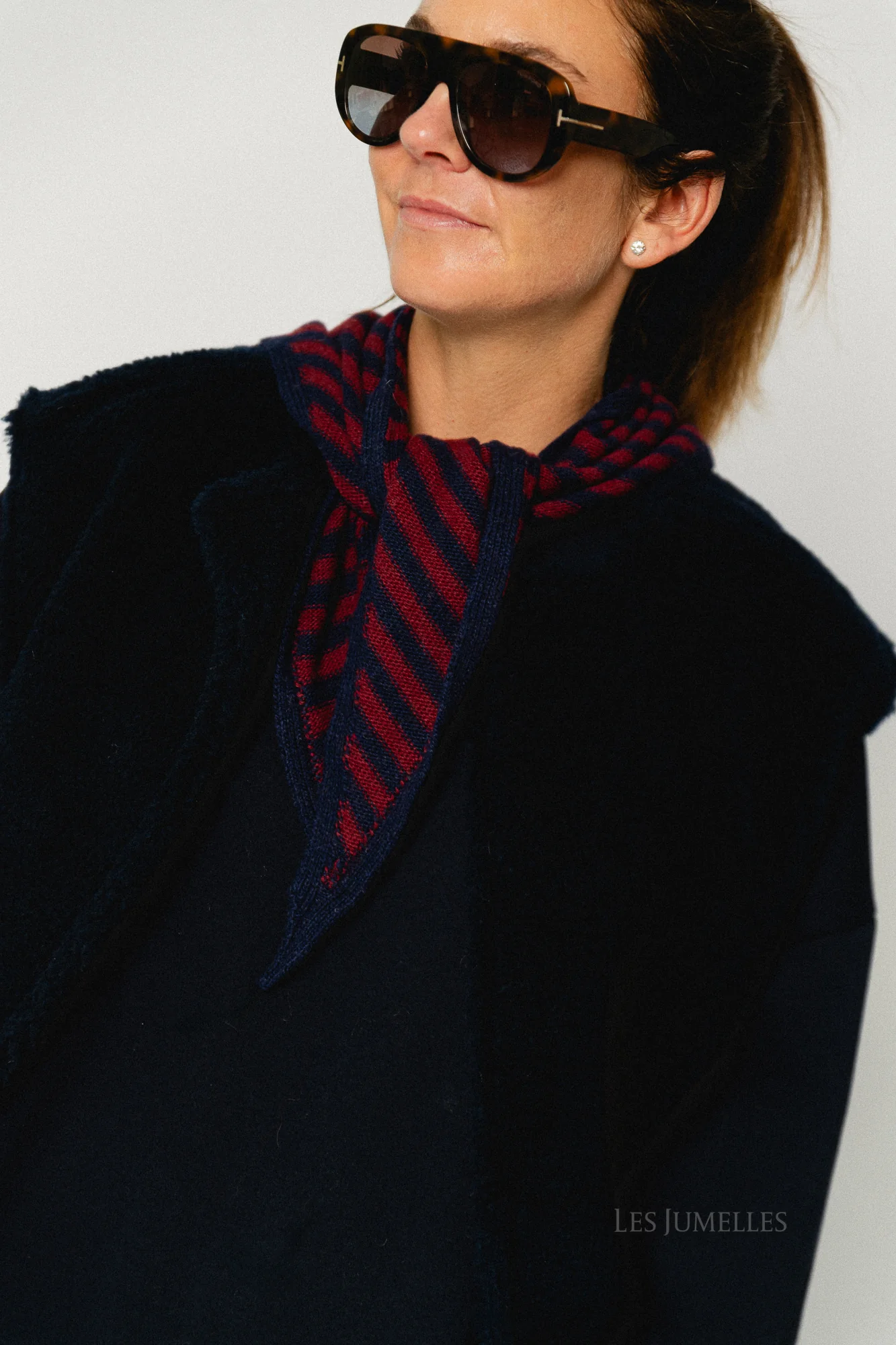 Susie striped triangle scarf - navy blue/burgundy - Image 3