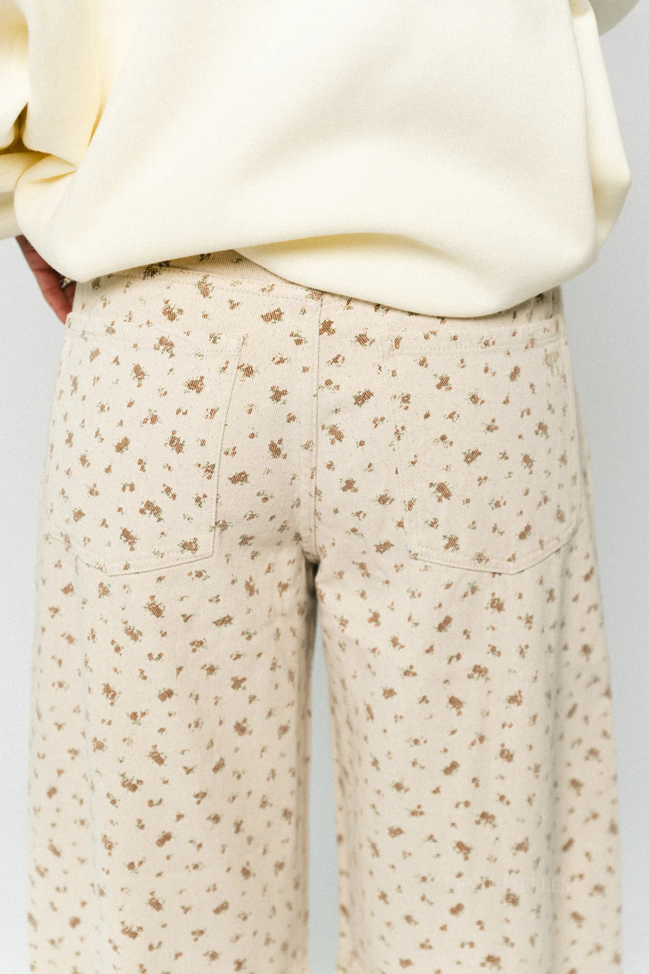TomarSW cropped barrel jeans rose flower - Image 4
